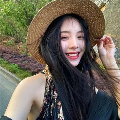 有色彩的女子